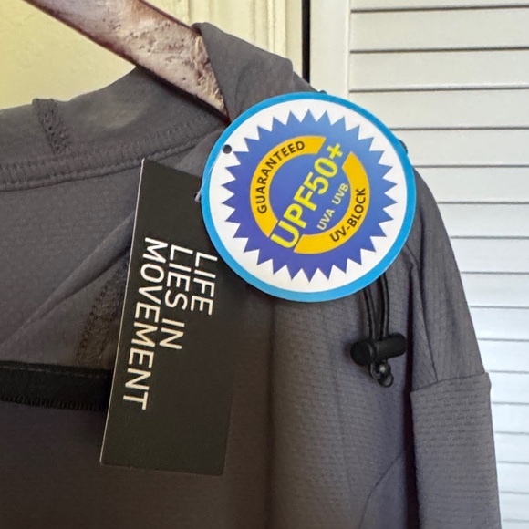 Life Lies In Movement Charcoal jacket.  UPF 50+ Size S - Picture 2 of 4
